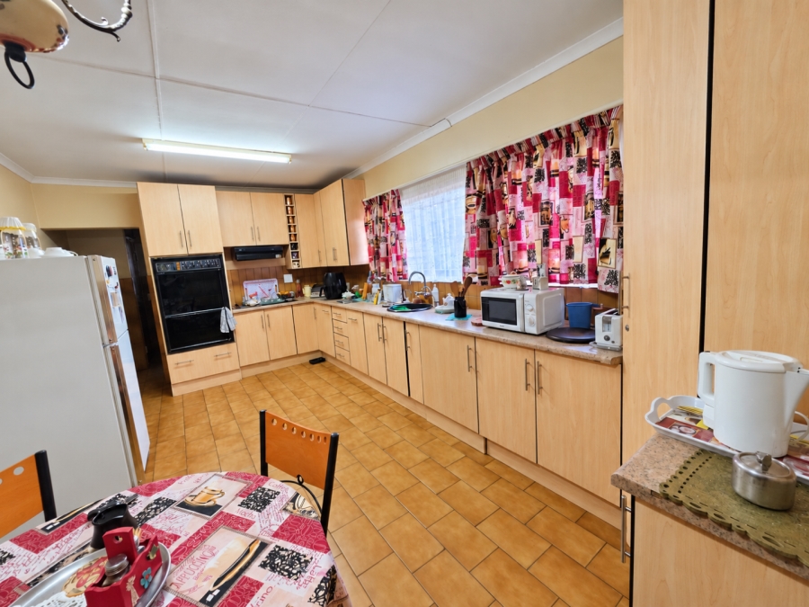 4 Bedroom Property for Sale in Wilkoppies North West